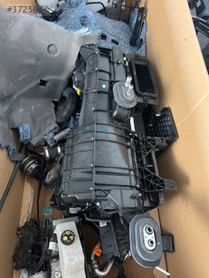 2023 2025 Volksvagen Amarok çıkma kalorifer kutusu