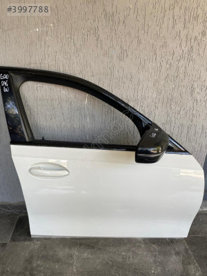BMW 320 G20 SAĞ ÖN KAPI