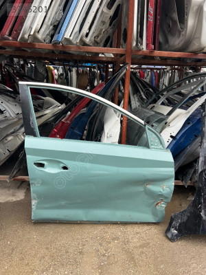 Hyundai Bayon çıkma ön sağ kapı