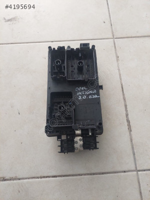 Opel Insignia 2.0 Dizel için Çıkma Sigorta Kutusu