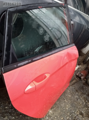 FORD FİESTA 2009 - 2015 ARASI ÇIKMA SAĞ ARKA KAPI