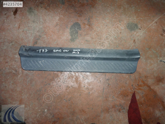 MAZDA 3 2004 ÇIKMA SAĞ ÖN MARŞBEL PLASTİĞİ