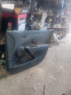 Renault Fluence sağ ön kapı kartonu 156227411