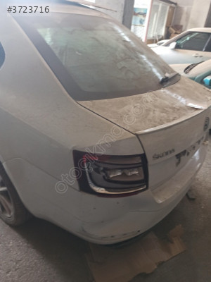 SKODA OCTAVIA dolu arka