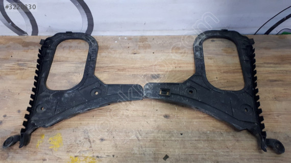 AUDİ A3 ARKA TAMPON BRAKET 8v5807377A ORJİNAL ÇIKMA
