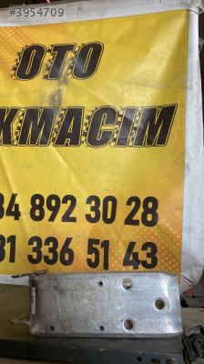 Bmw 3 serisi f30 tampon demiri ayağı 51117266