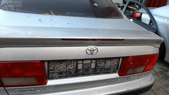 toyota carina rüzgarlık