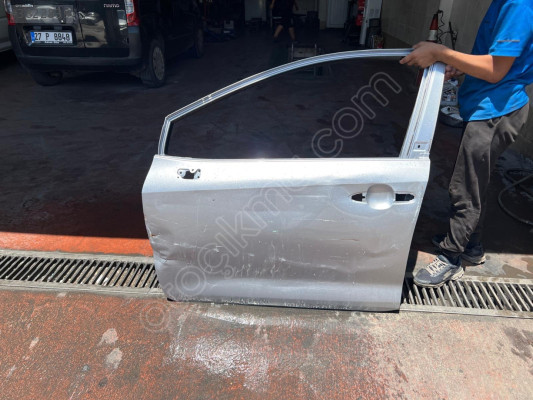 2019/2024 TOYOTA COROLLA GRİ SOL ÖN KAPI ORJINAL