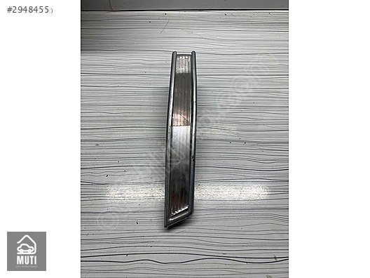 VOLKSWAGEN PASSAT TAMPON SİNYAL ÇERÇEVE SAĞ 3C0807718.