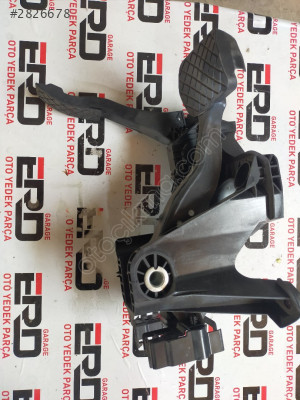 T ROC GAZ FREN PEDAL TAKIMI 5Q1723058CC