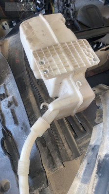 VW JETTA YEDEK SU DEPOSU OTO FEDAİ