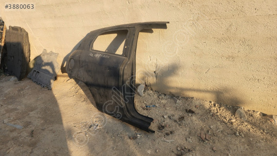 Fiat Punto tek kapı sağ arka çamurluk orjinal çıkma