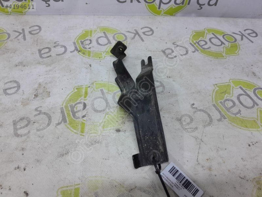 MERCEDES E SERİSİ 2009 2012 W212 RADYATÖR BRAKETİ A2126200900