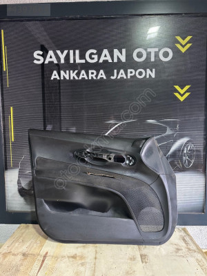 Toyota Auris sol ön kapı döşemesi