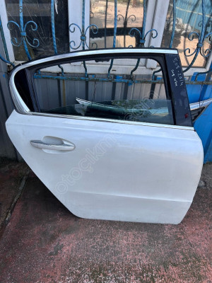 HYUNDAİ 508 -2014 SAĞ ARKA KAPI