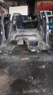 VW TOUREG 06-09 2.5 DİZEL 4X4 BPE BAC ARKA KISIM