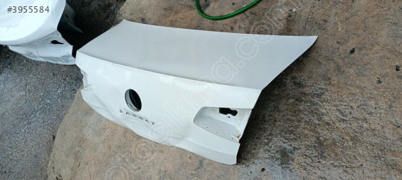 Volkswagen Passat b8 arka bagaj kapağı