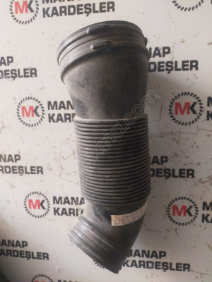 AUDİ E TRON HAVA BORUSU 5Q0129684C 04E129651C