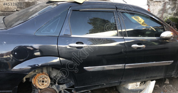 FORD FOCUS 1 ORJINAL ÇIKMA SAĞ ÖN ARKA KAPI BAGAJ