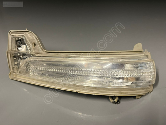 TOYOTA HİLUX SOL AYNA SİNYALİ ORJİNAL