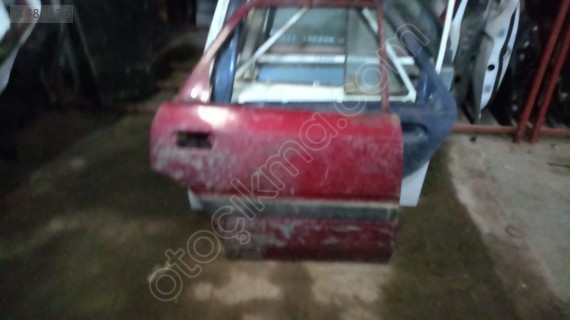 Mazda 626 sağ arka kapı  1992