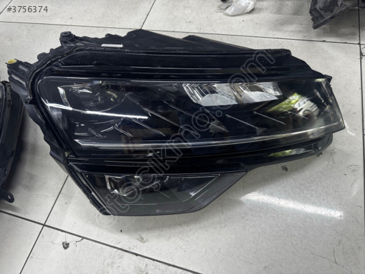 SKODA KODIAQ SAĞ ORJİNAL FAR