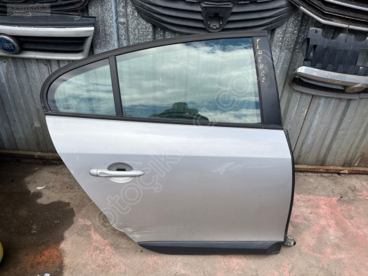 FLUENCE SAĞ ARKA KAPI ORJİNAL ÇIKMA PARÇA
