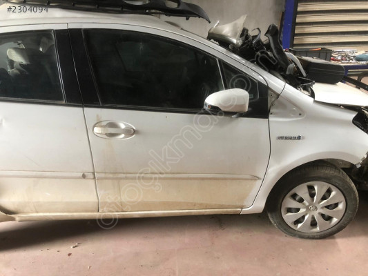 TOYOTA YARİS SAĞ ÖN KAPI ve TÜM PARÇALARI...MİL OTO