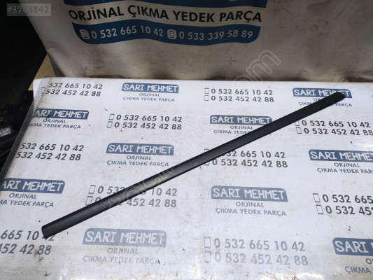 ÇIKMA SKODA OCTAVİA A4 SOL ÖN KAPI BANDI ÇITASI