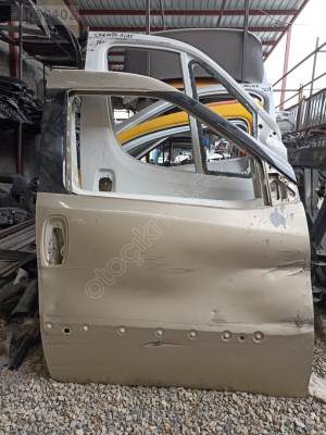 Fiat Doblo 3-4 sağ ön kapı