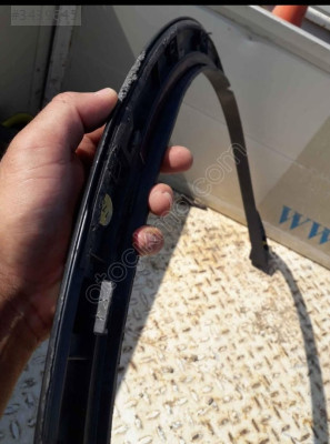 Audi Q2 sağ ön çamurluk bandı (dodik)