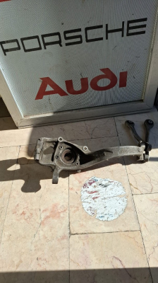 AUDİ A8 SOL ÖN TAŞIYICI