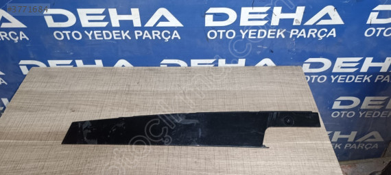 AUDİ A4 SAĞ ÖN SOL ARKA KAPI DİREĞİ BAKALİTİ 8K0 837 902