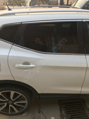 NİSSAN QASHQAİ J11 SAĞ ARKA KAPI ve TÜM PARÇALARI...MİL OTO