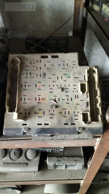 91AG14A073BE FORD ESCORT SİGORTA KUTUSU
