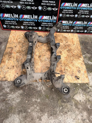 BMW ÇIKMA E87 ARKA TRAVERS 6783713