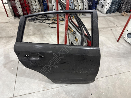 SUBARU XV ÇIKMA ORJİNAL SAĞ ARKA KAPI BD1