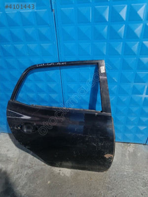 TOYOTA AURİS SAĞ ARKA KAPI 2009/2012