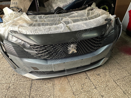 Peugeot 5008 ön tampon dolu