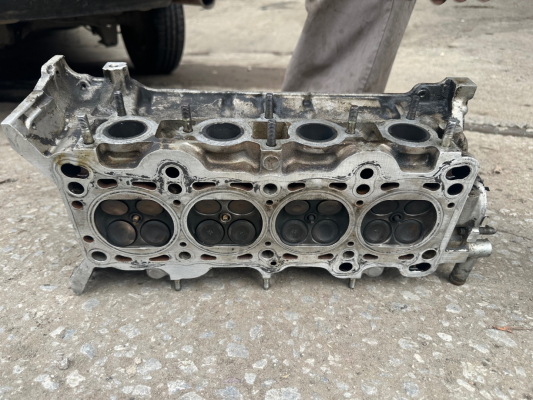 Mazda 323 silindir kapağı 1.5