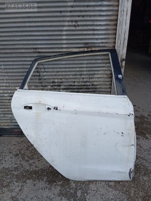 Fiesta sağ arka kapı