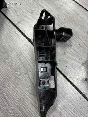 Peugeot 5008 ön tampon braketi