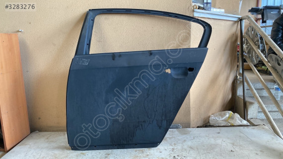 VOLKSWAGEN PASSAT B7 SOL ARKA KAPI