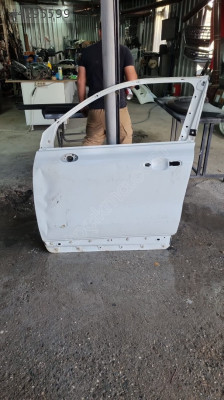 Fiat 500 X  model 2016  sol on kapi