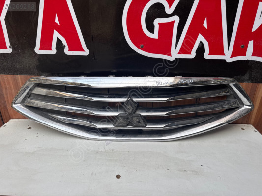 Mitsubishi attrage ön  panjur