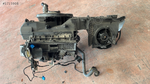 2018 VOLKSWAGEN PASSAT B8 KALORİFER KAZANI