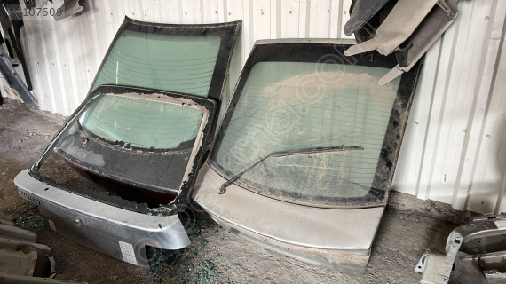 Renault bagaj kapağı