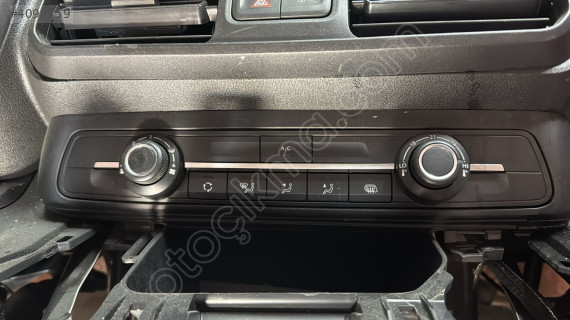 2023 Citroen Berlingo Analog Klima Kontrol Tuşları