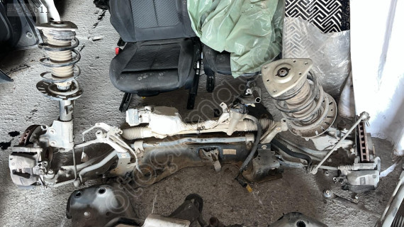 PEUGEOT 5008 ÖN TAŞIYICI SAĞ SOL OTO FEDAİ