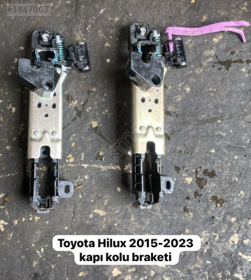 TOYOTA HİLUX 2015-2023 KAPI KOLU BRAKETİ              (XS1607S25)